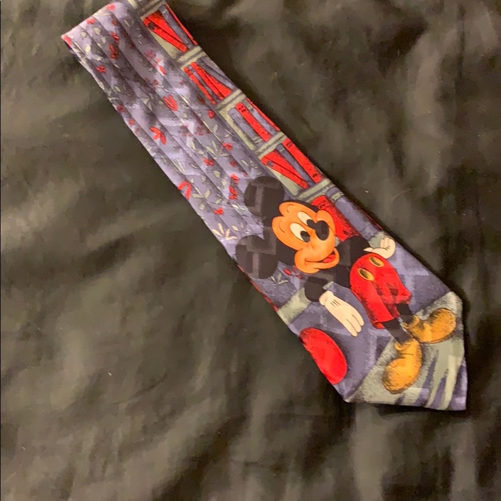 One novelty 100% silk Mickey Mouse men’s tie